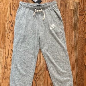 Nike sportswear gym vintage Womens capris